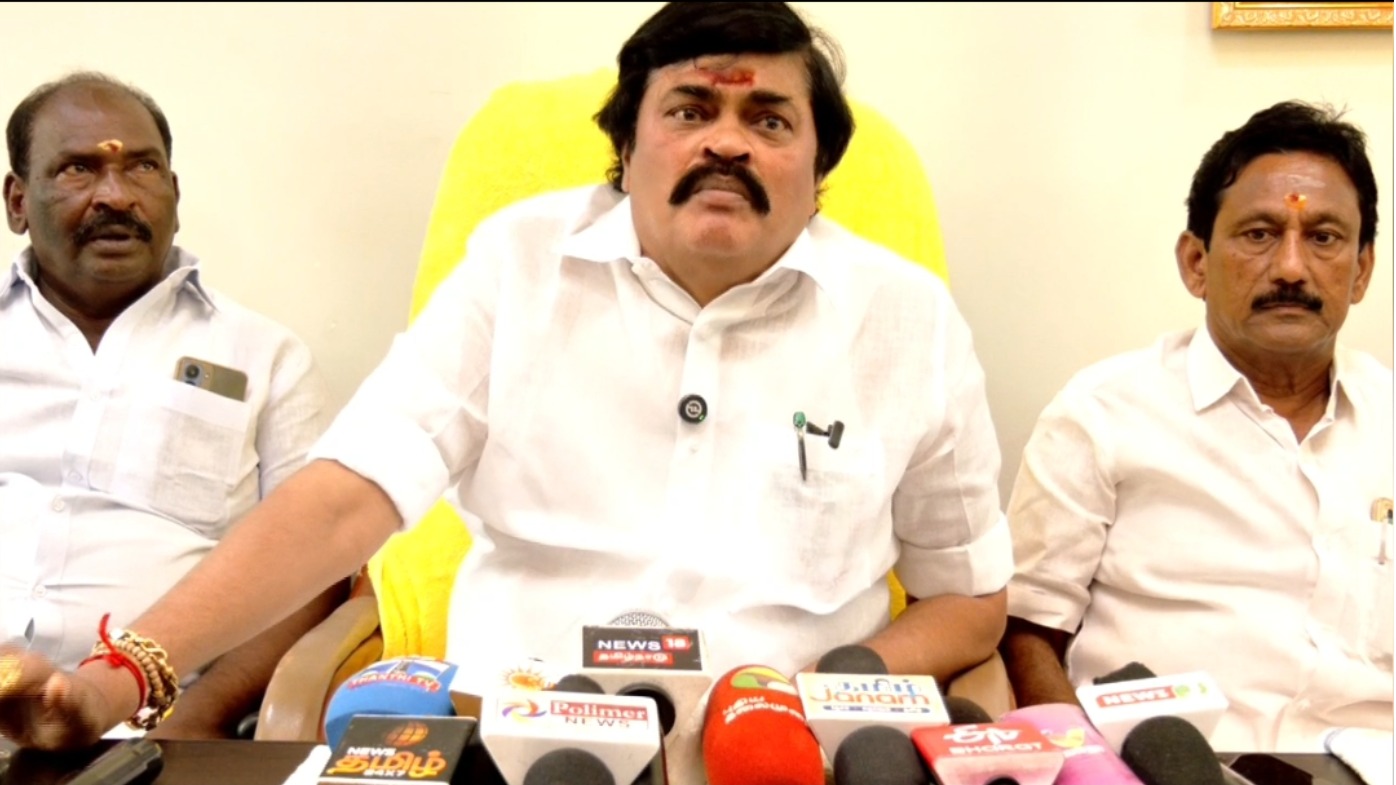 அதிமுகவிற்கு யார் வந்தாலும் ஓகே! பொதுச்செயலாளர் பக்குவம் குறித்து மனம் திறந்த முன்னாள் அமைச்சர்!