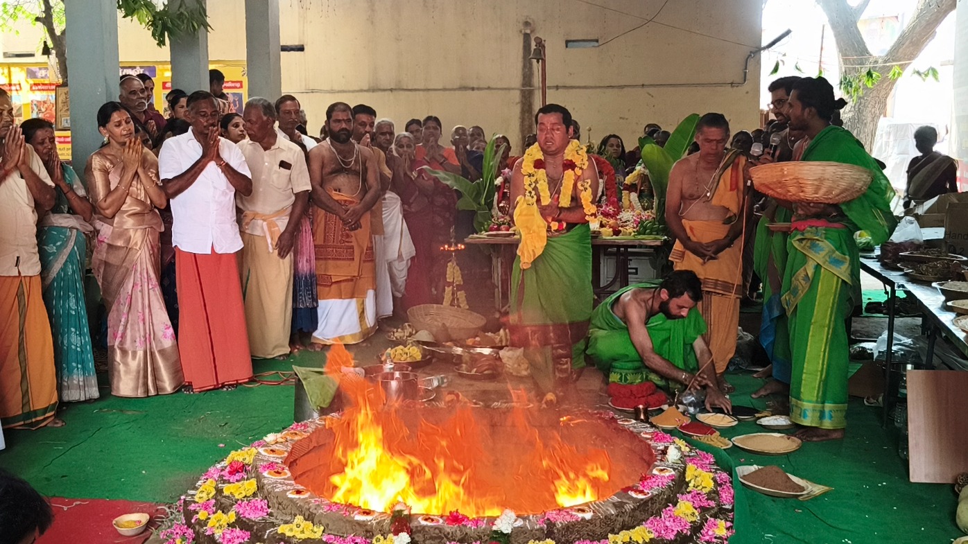 ஸ்ரீ மஹா சுதர்சன மற்றும் சண்டி ஹோமம்: ஆன்மிகப் பெரியோர்கள் பங்கேற்பு