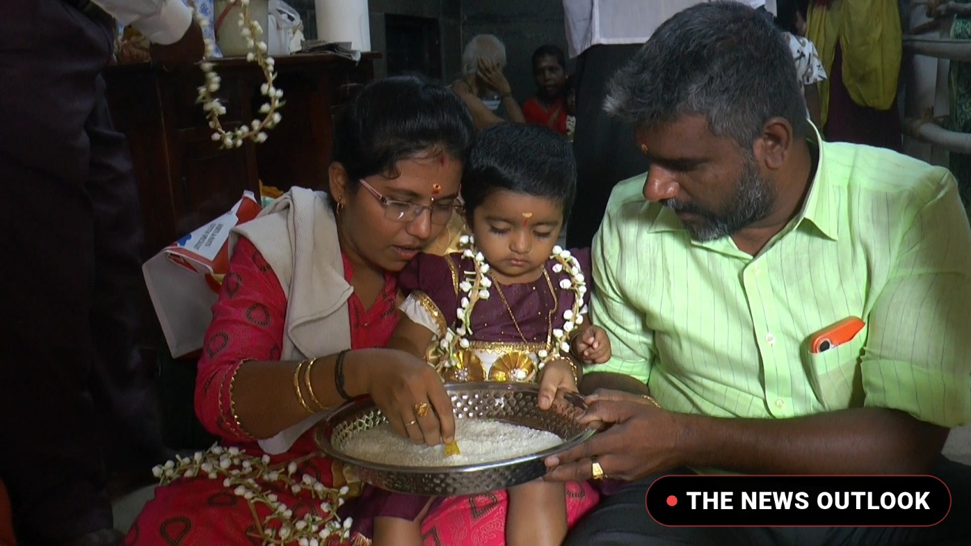 ஸ்ரீ சரஸ்வதி அம்மன் கோவிலில் விஜயதசமி வித்யாரம்பம் கோலாகலம்!