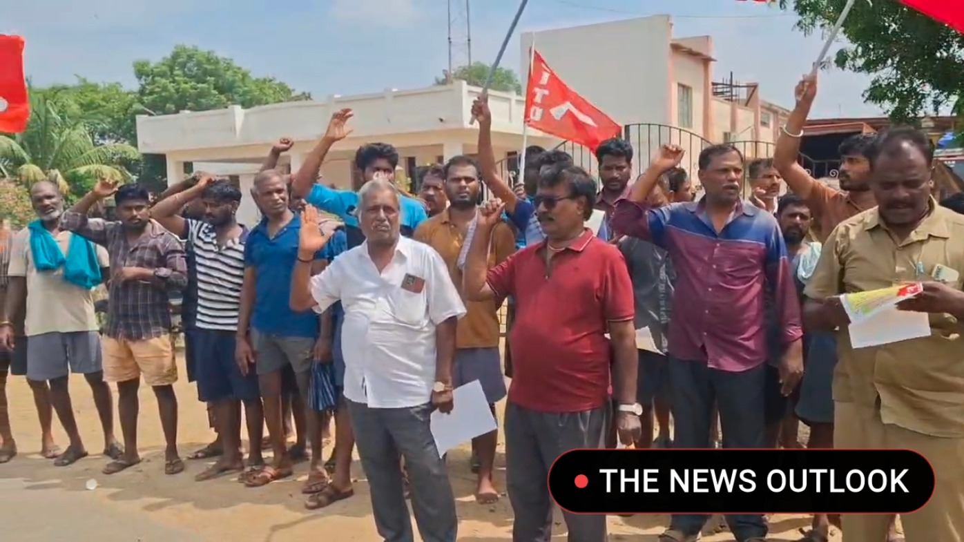 டாஸ்மாக் சுமை பணி தொழிலாளர்கள் ஆர்ப்பாட்டம்: தீபாவளிக்கு முன் போனஸ் வழங்க கோரிக்கை