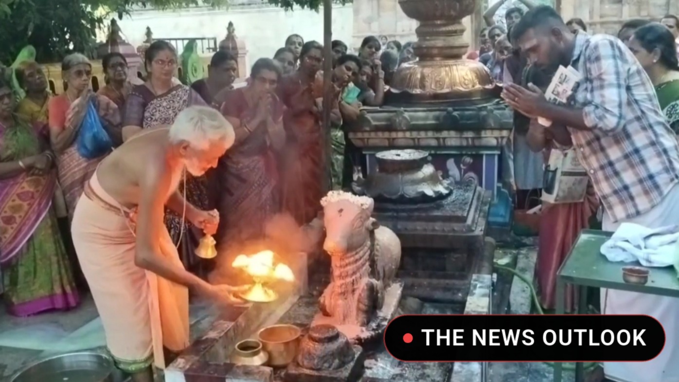 ஐப்பசி மாத பிரதோஷம்: குத்தாலம் உக்தவேதீஸ்வரர் கோயிலில் கோலாகலமாக நடைபெற்ற சிறப்பு வழிபாடு!