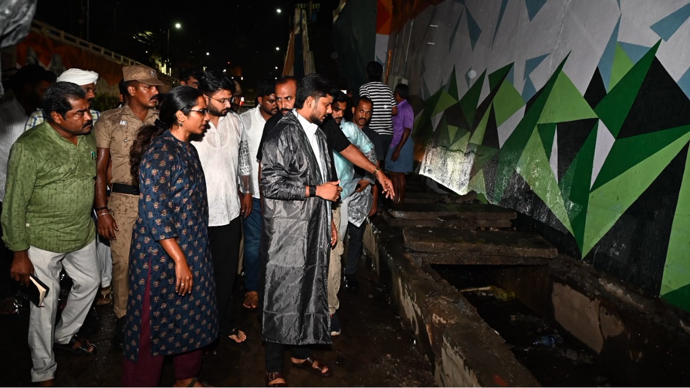 திருச்சி மாநகரில் மழை நீர் தேங்கும் பகுதிகளில் அமைச்சர் ரமேஷ் ஆய்வு!