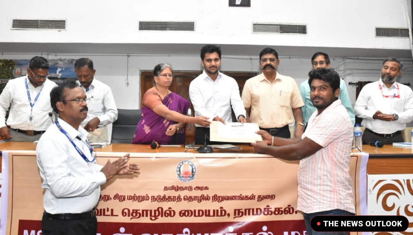 புதிய தொழில் முனைவோர்களுக்கு அதிரடி கடன் உதவி: நாமக்கல் கலெக்டர் வழங்கிய குட் நியூஸ்!