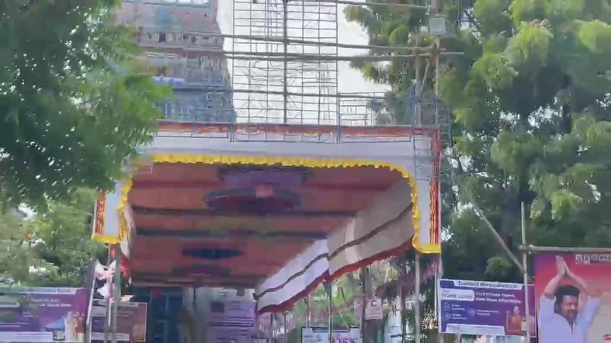 தூத்துக்குடி கோவில் தெருவில் பக்தர்களின் பாதுகாப்பு உறுதி செய்யப்படுமா?