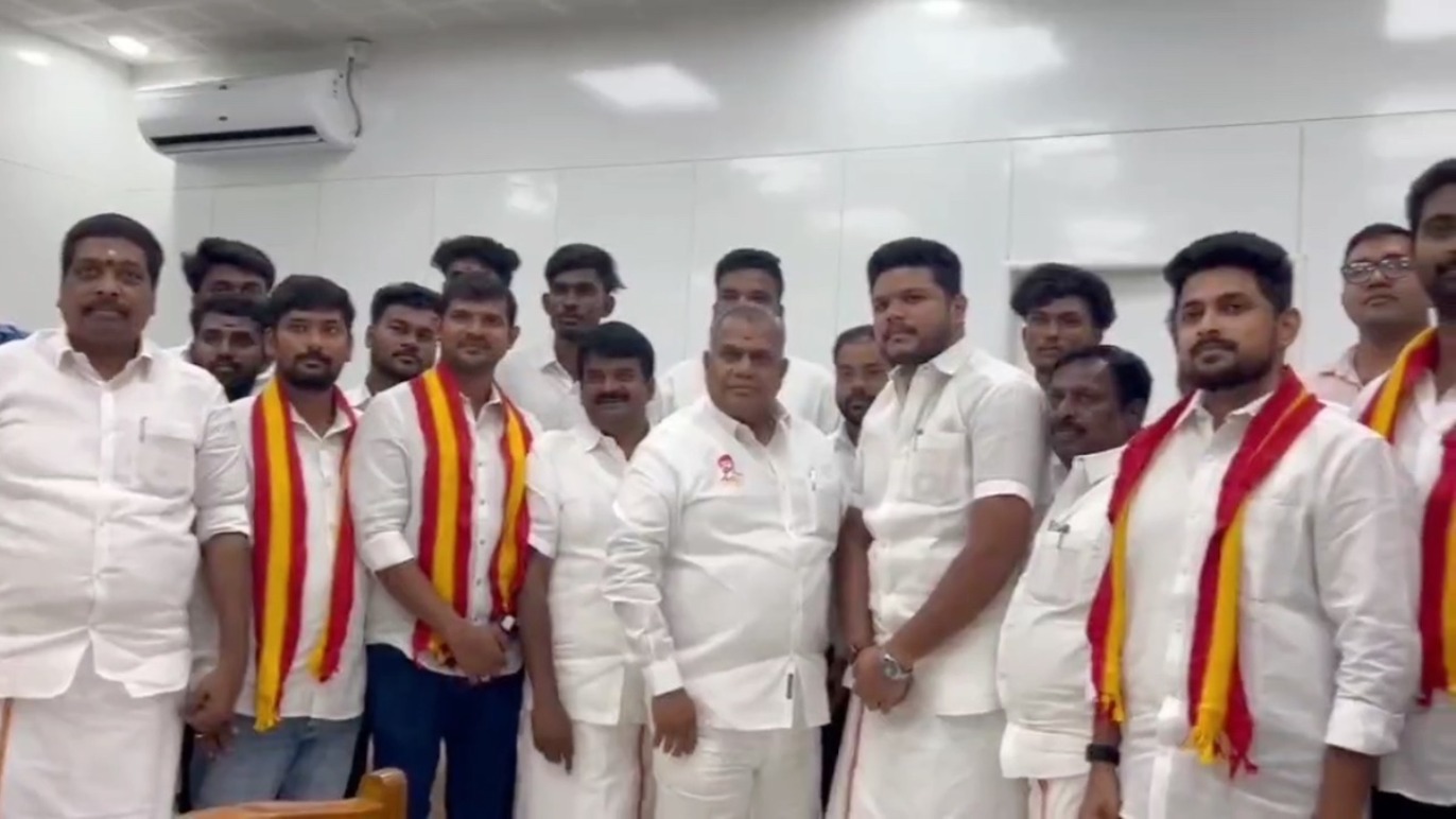 திமுகவிலிருந்து விலகி தவெகவில் இணைந்த முக்கியப் பிரமுகர்கள்!