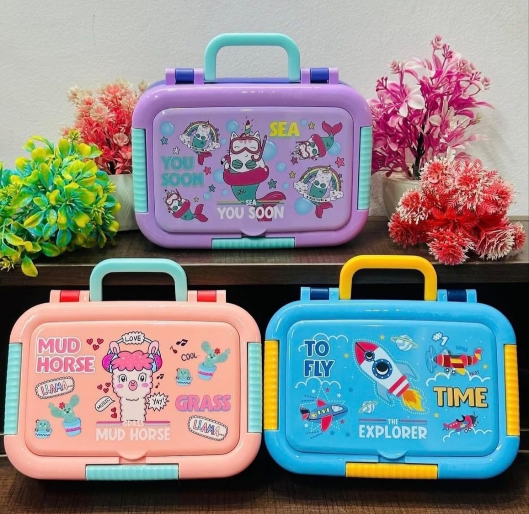 Lunch Box with 3 Compartments