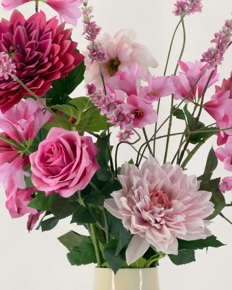 Een romantisch boeket in roze en krachtig fuchsia.