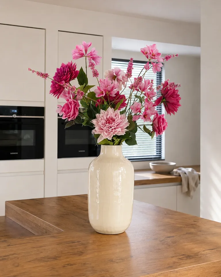 Een romantisch boeket in roze en krachtig fuchsia.