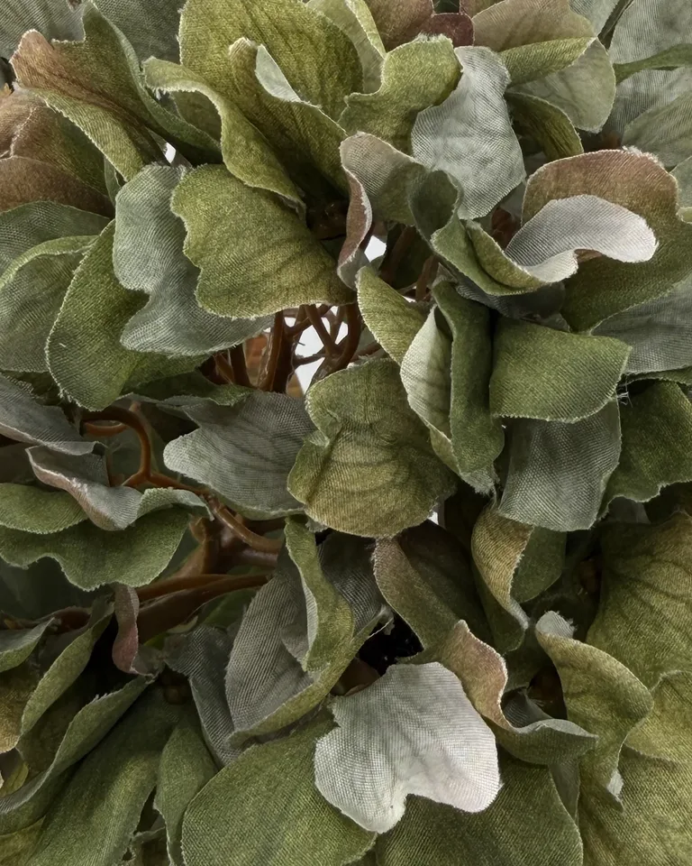 Detail van de groene hortensia in zijden boeket Rubina