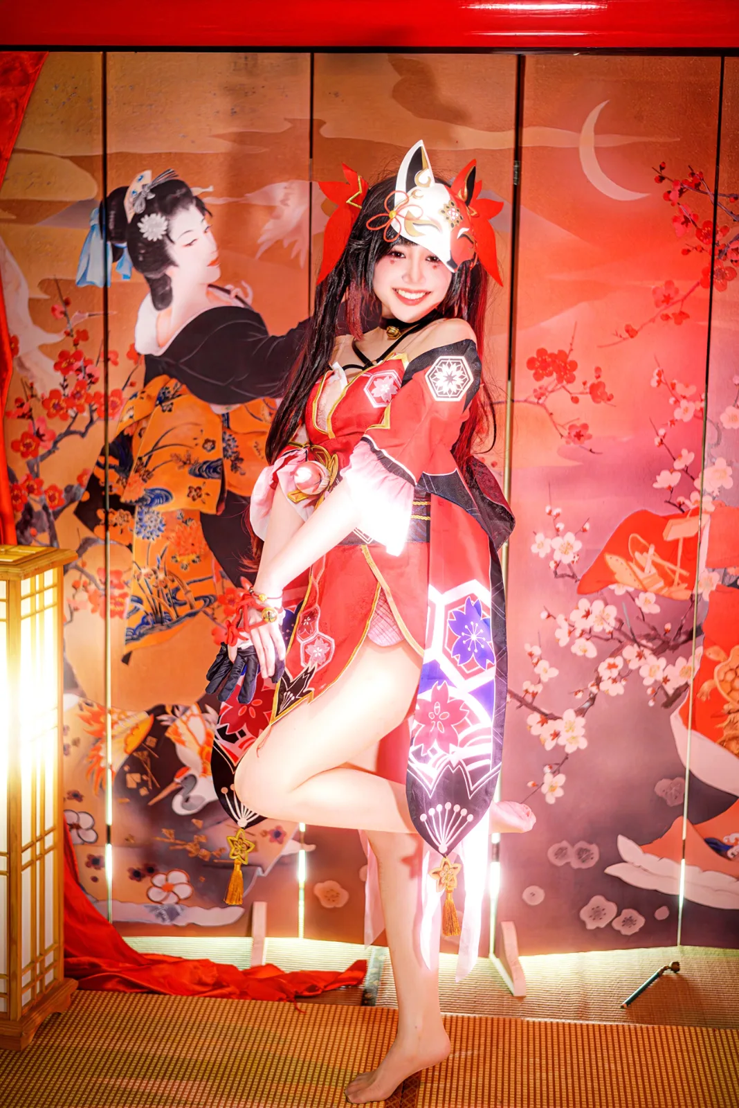 Pyo brings Sparkle's red, black and gold silhouette to life.