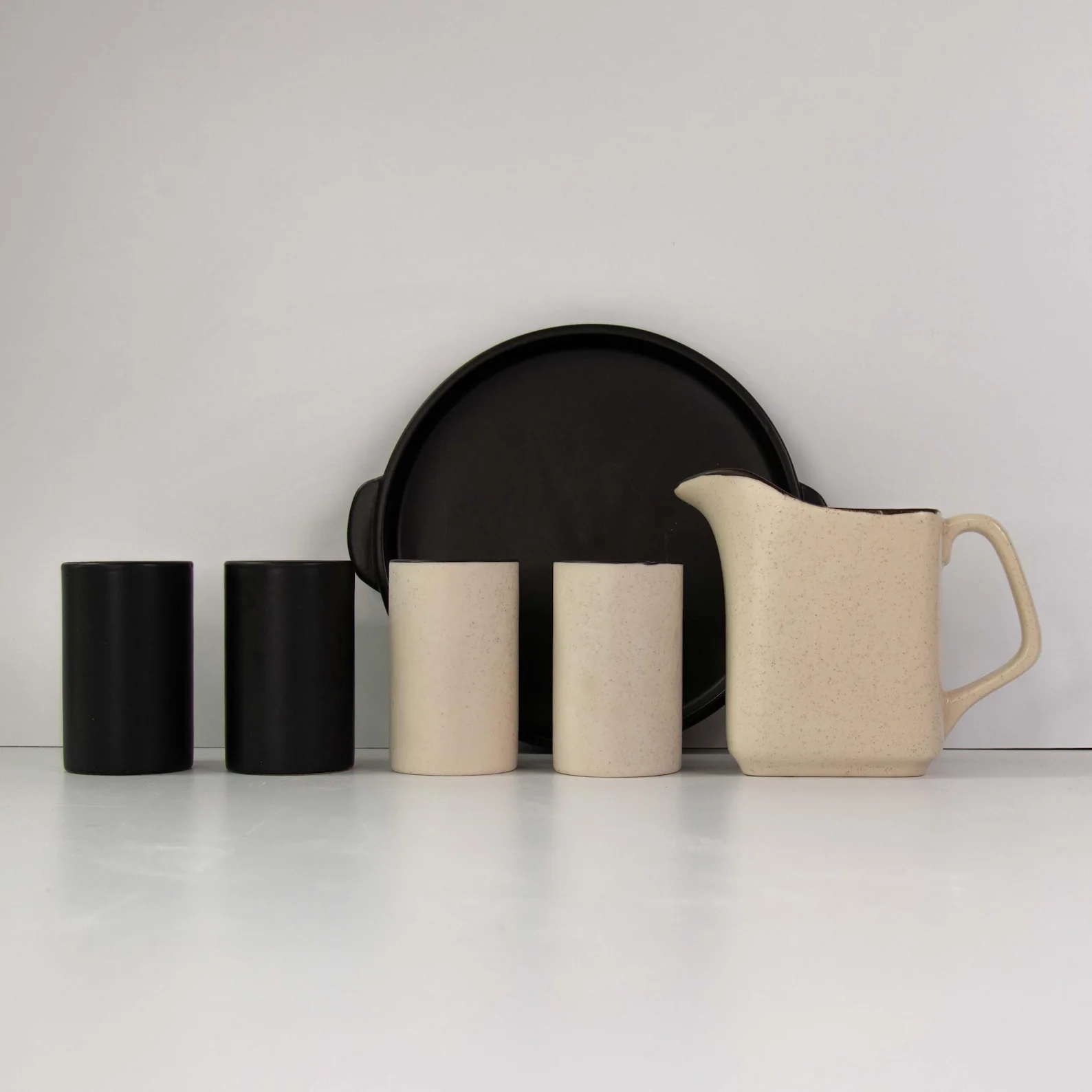 The Indian Rose - Jug Mug- Black and White Pitcher Set with 4 glasses — Etsy