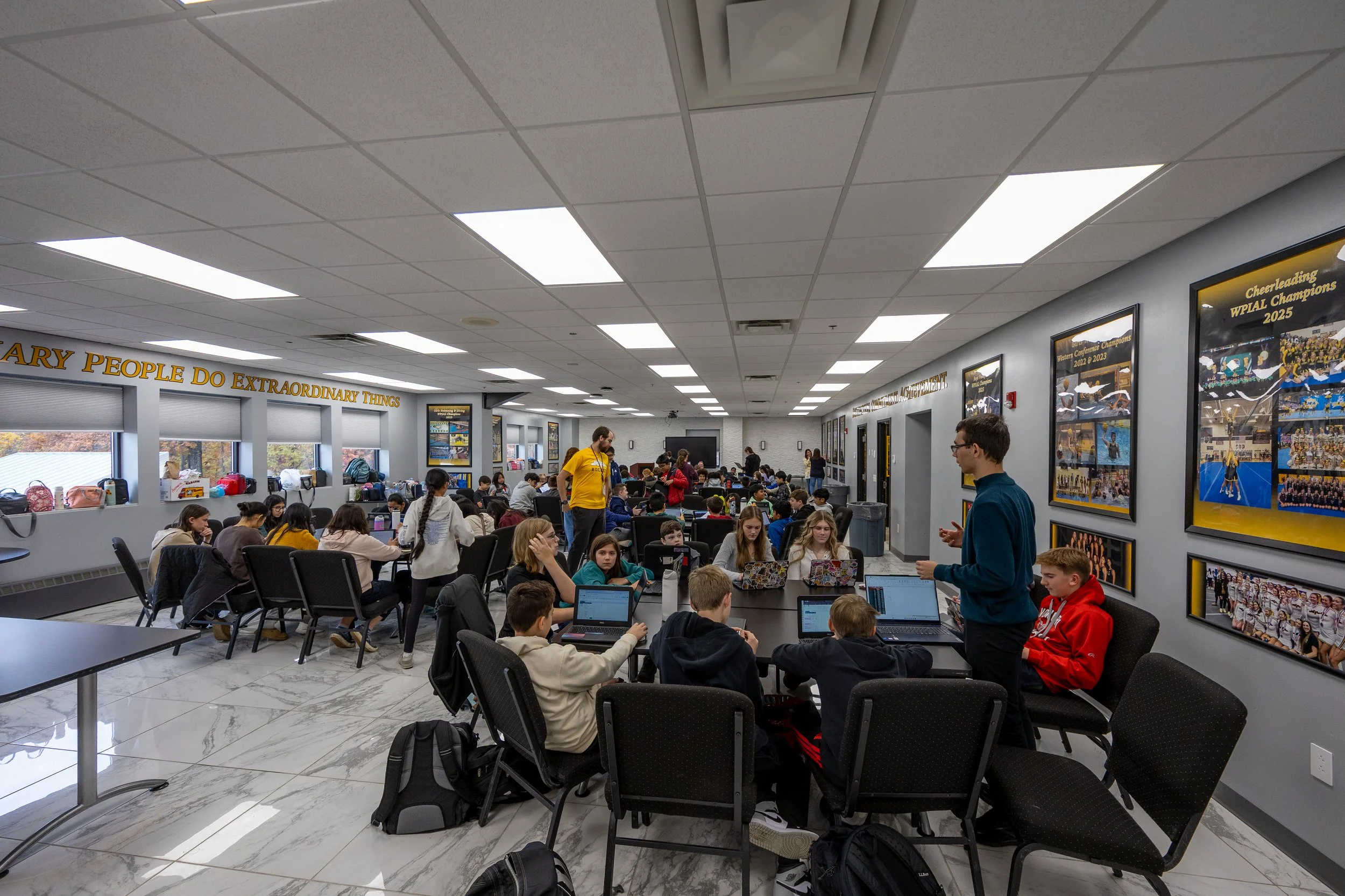 The DataJam students and teams in action
