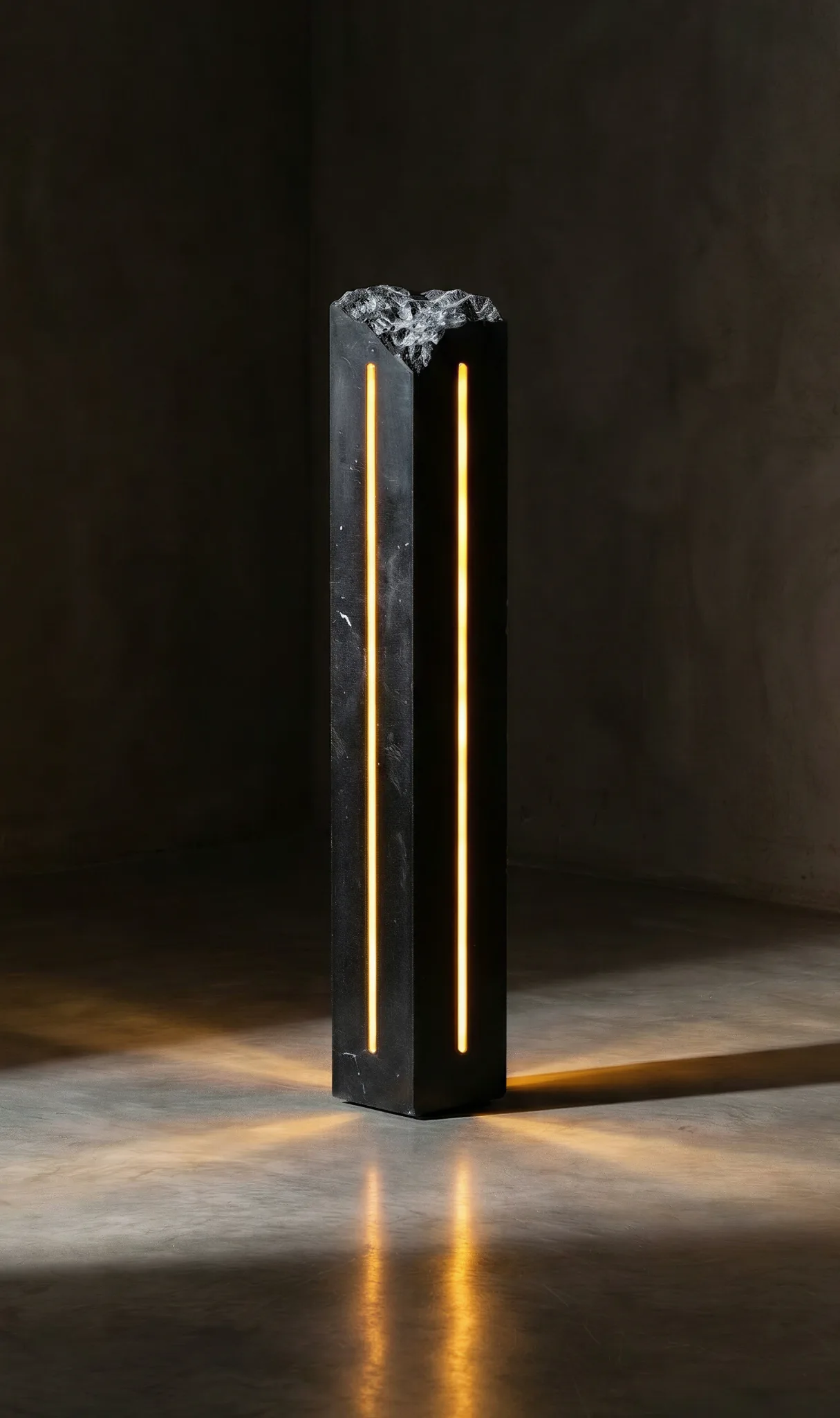 Interstice: Thresholds Carved with Light and Time. A Solo Exhibition of Sculpture by Marcus Vinícius De Paula 3