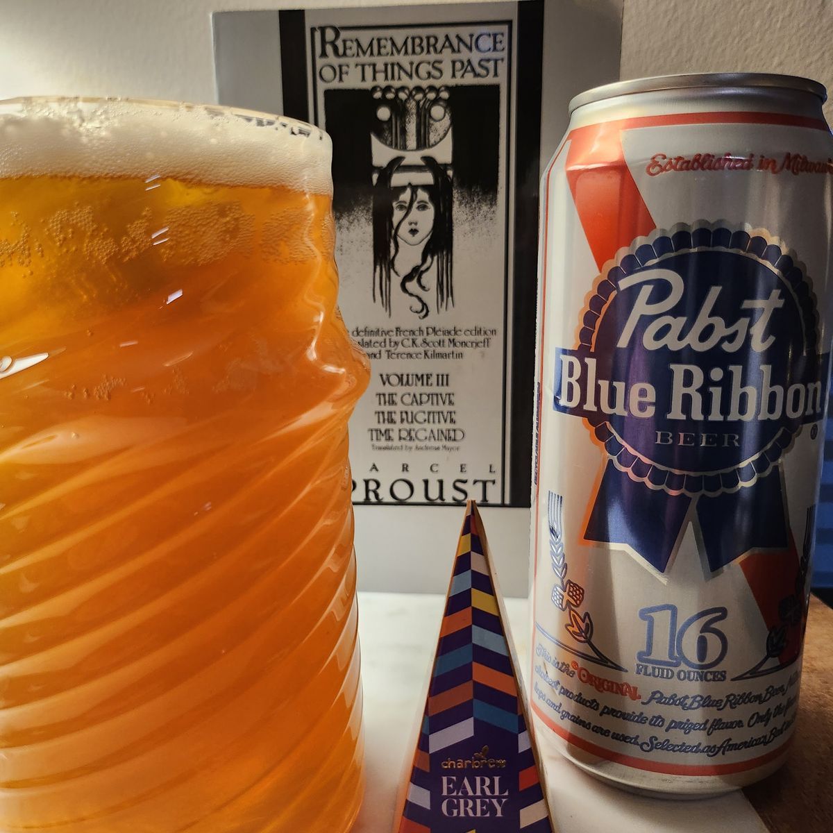 A lovely shandy made with PBR and Earl Grey Tea. Delightfully refreshing, perfect for starting the workweek off on a lighter note. Cheers!