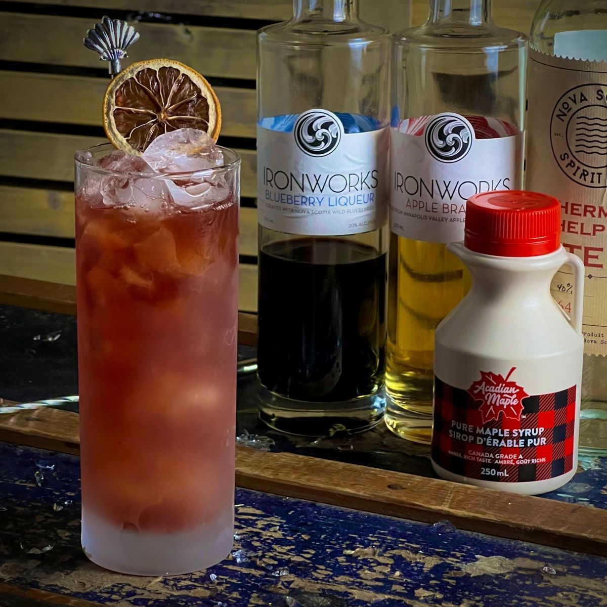 A take on a recent favourite of mine, the ultra-vintage Philadelphia Fish House Punch, using fantastic ingredients from the East Coast of Canada.

Recommended Brands:
•Ironworks Distillery Apple Brandy
& Blueberry Liqueur
•NS Spirit Co. Fisherman’s Helper White Rum
•Acadian Maple syrup
•Tetley tea