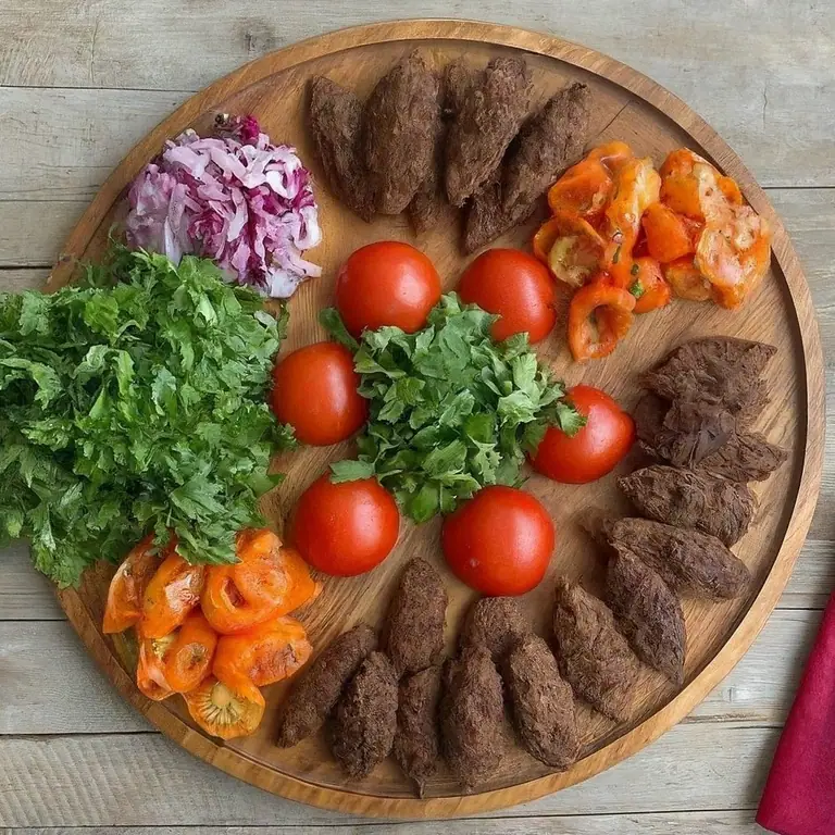 Kırmızı Mercimek Köftesi