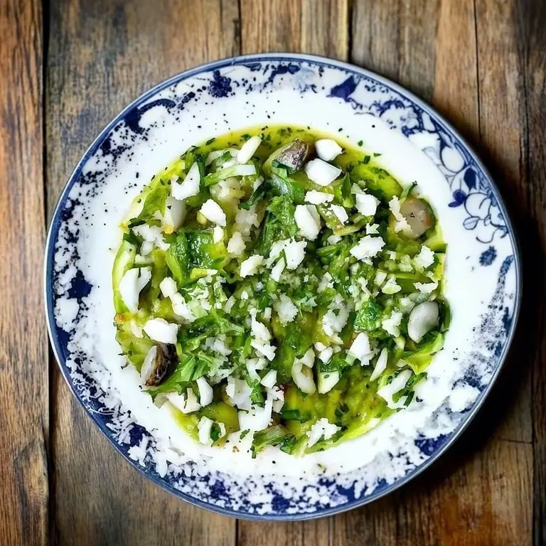 Mor Lahana ve Salatalık Salatası