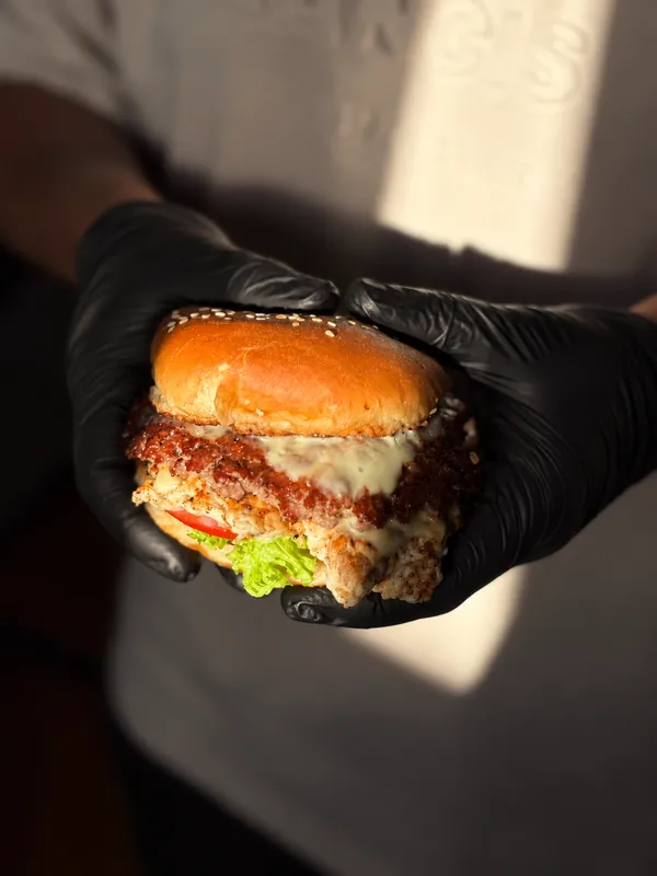 Half & Half Cheeseburger — photo 2