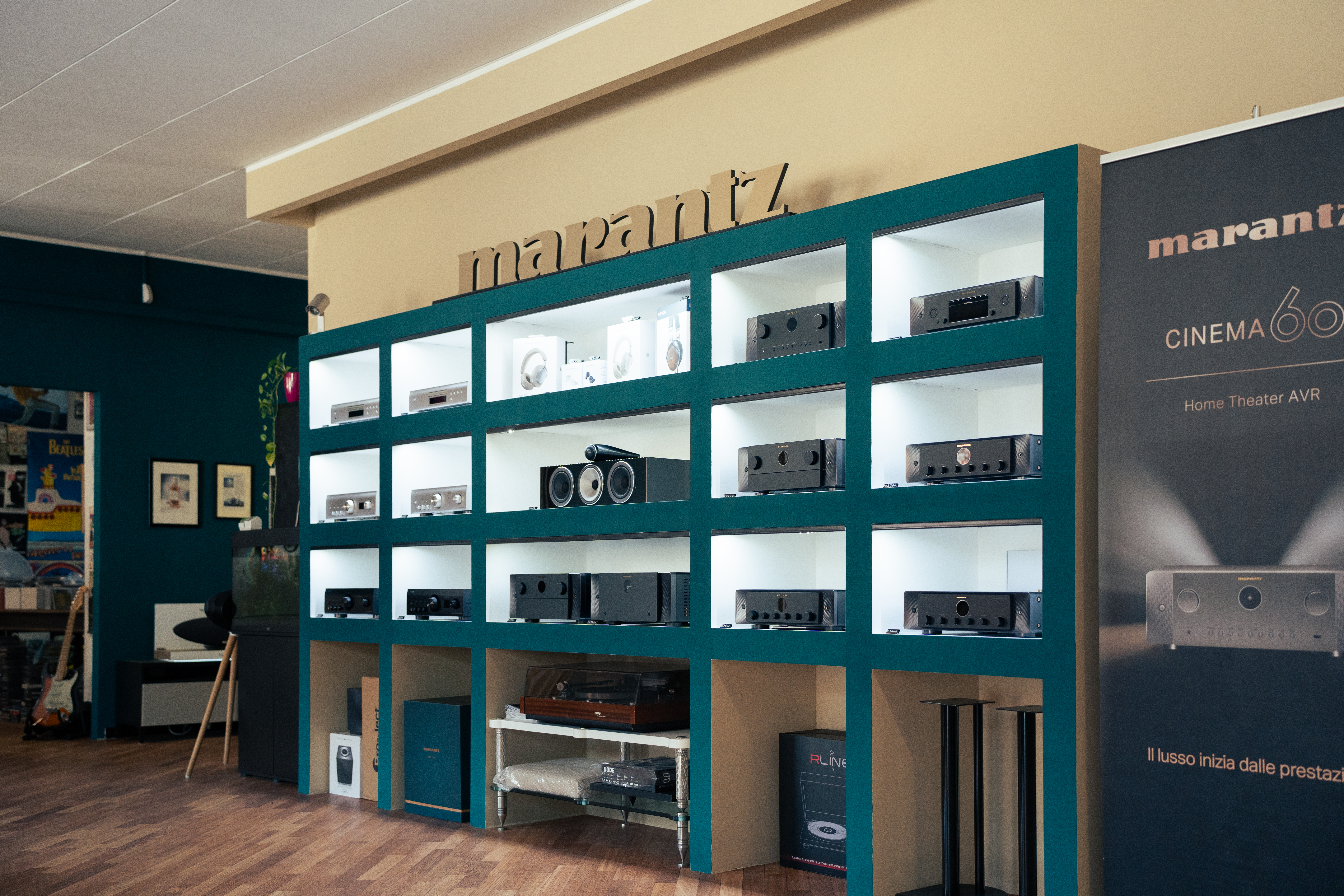 scaffale sponsorizzato marantz