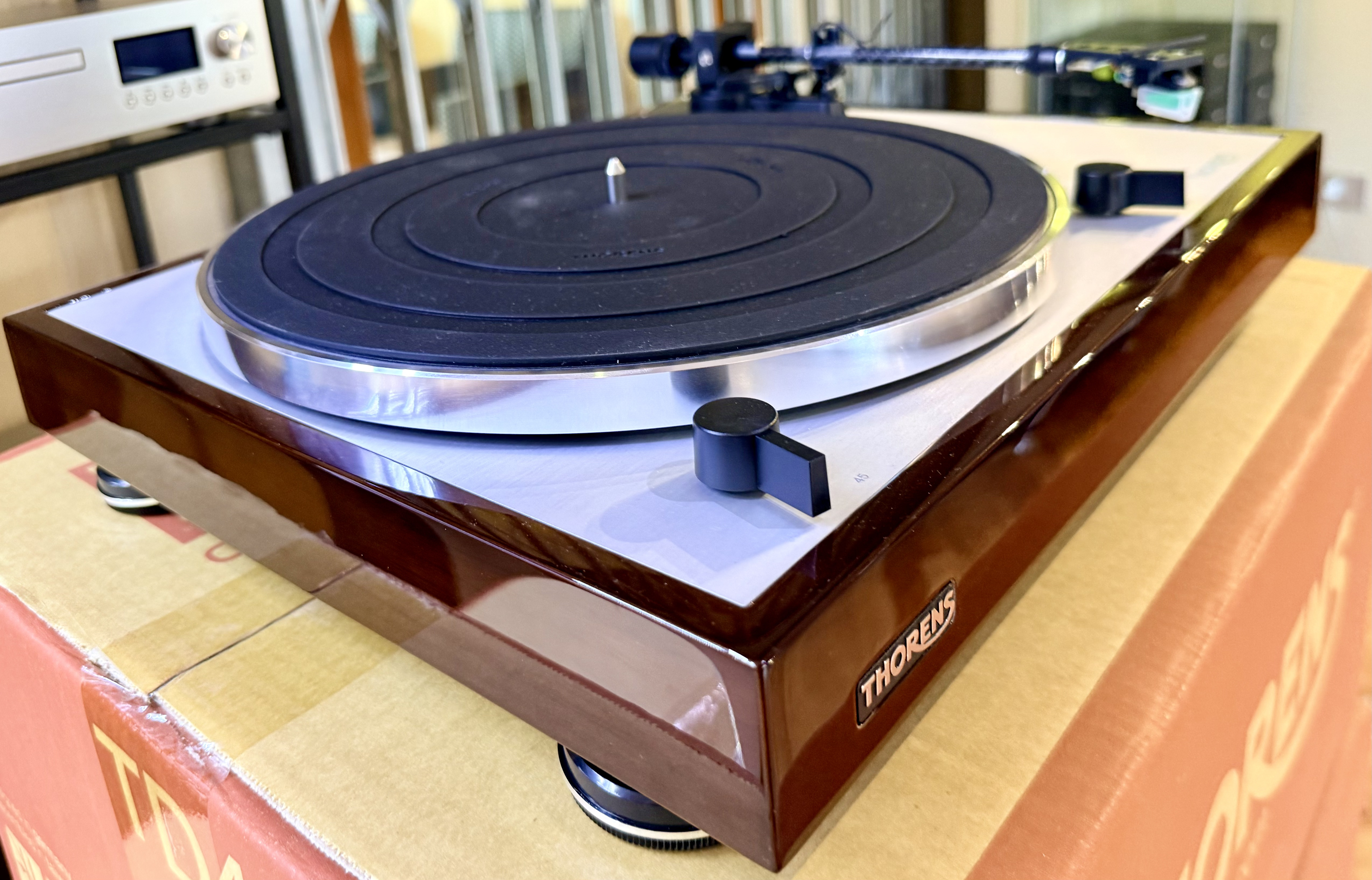 Thorens TD 402 DD Walnut High Gloss