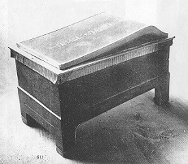 Obsidian chest from Byblos