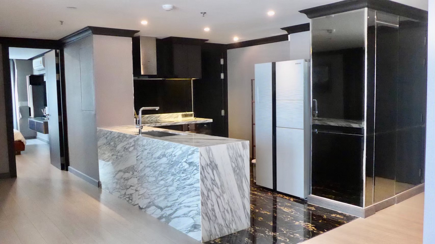 3 Bedroom Condo For Sale in Khlong Toei Nuea, Vadhana, Bangkok - Image 9