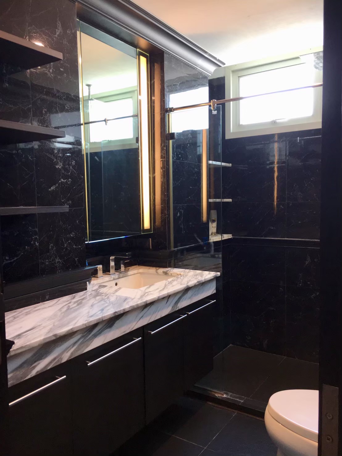 3 Bedroom Condo For Sale in Khlong Toei Nuea, Vadhana, Bangkok - Image 8