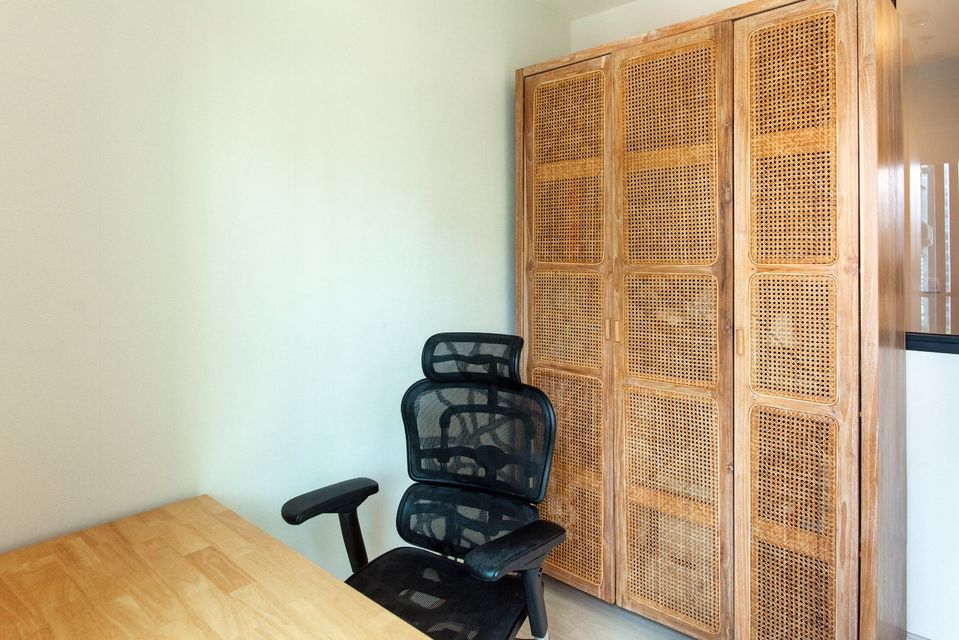 1 Bedroom Condo For Sale in Sam Sen Nok, Huai Khwang, Bangkok - Image 7