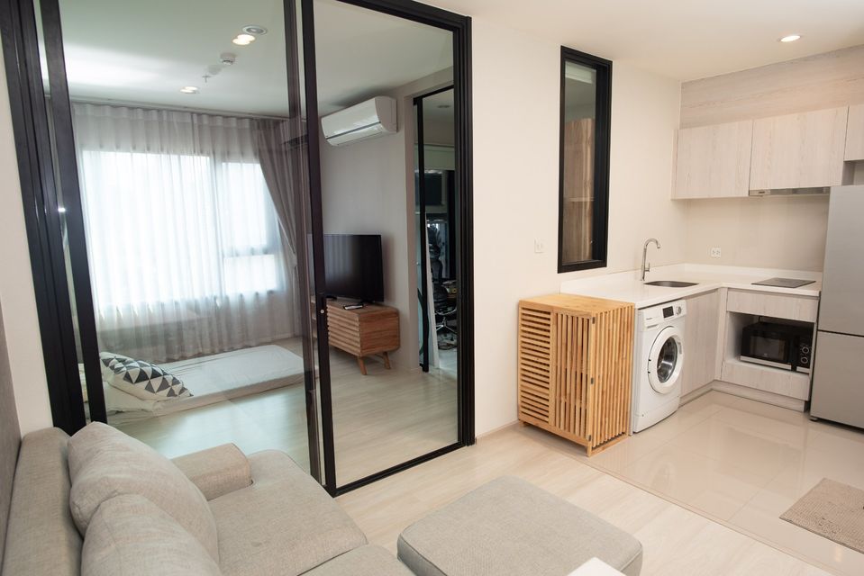 1 Bedroom Condo For Sale in Sam Sen Nok, Huai Khwang, Bangkok - Image 3