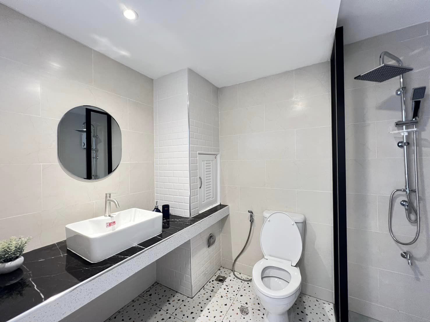 SR Complex - Image 7