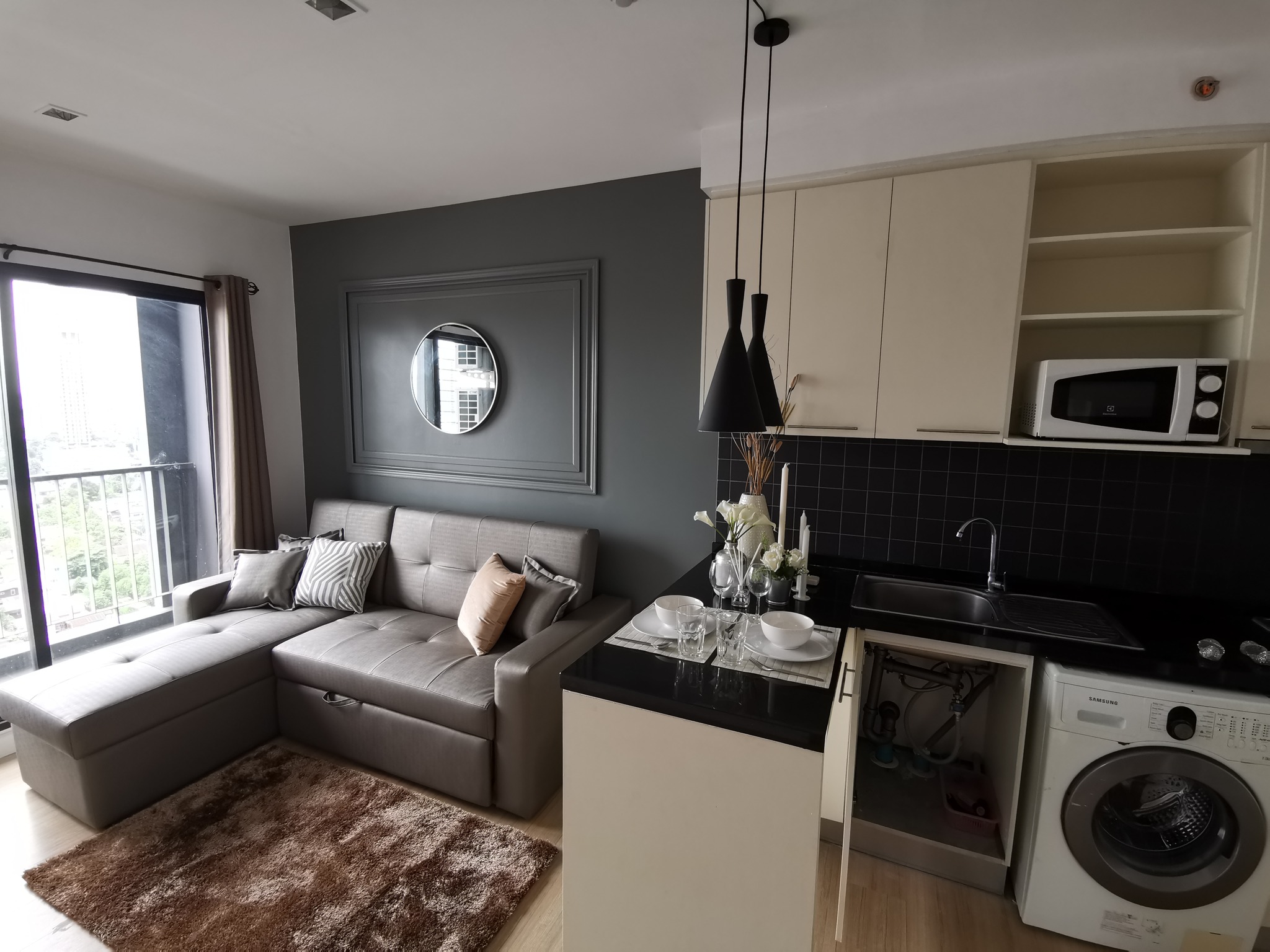 1 Bedroom Condo For Sale in Yan Nawa, Sathon, Bangkok - Image 2