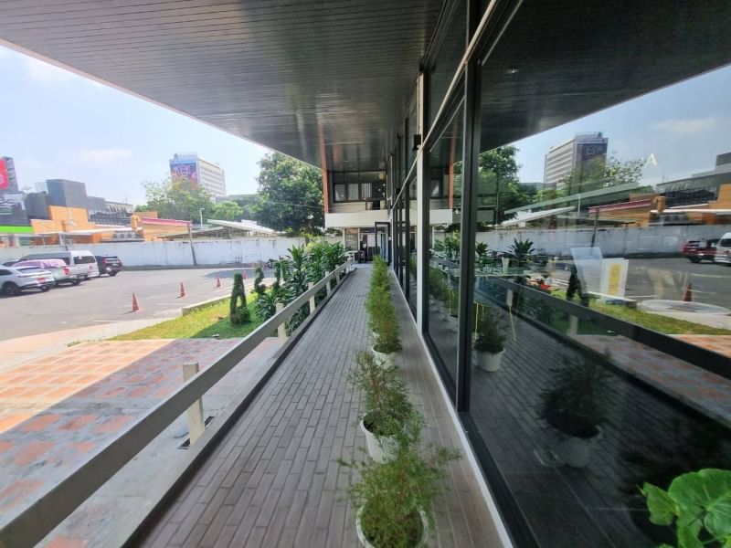  Retail Space  in Bang Kapi, Huai Khwang, Bangkok - Image 5