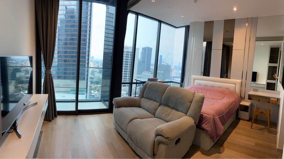 Ashton Silom - Image 1