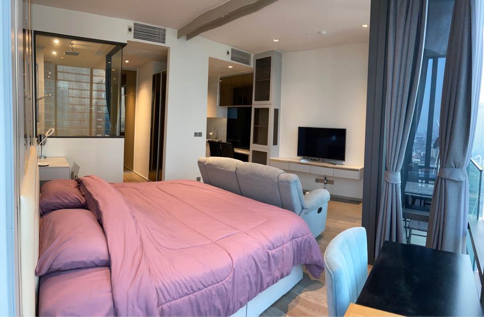 Ashton Silom - Image 3