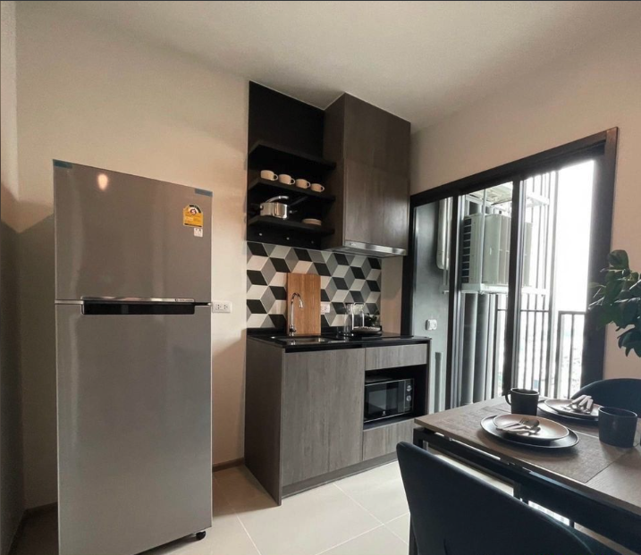 1 Bedroom Condo For Rent in Sam Sen Nok, Huai Khwang, Bangkok - Image 4