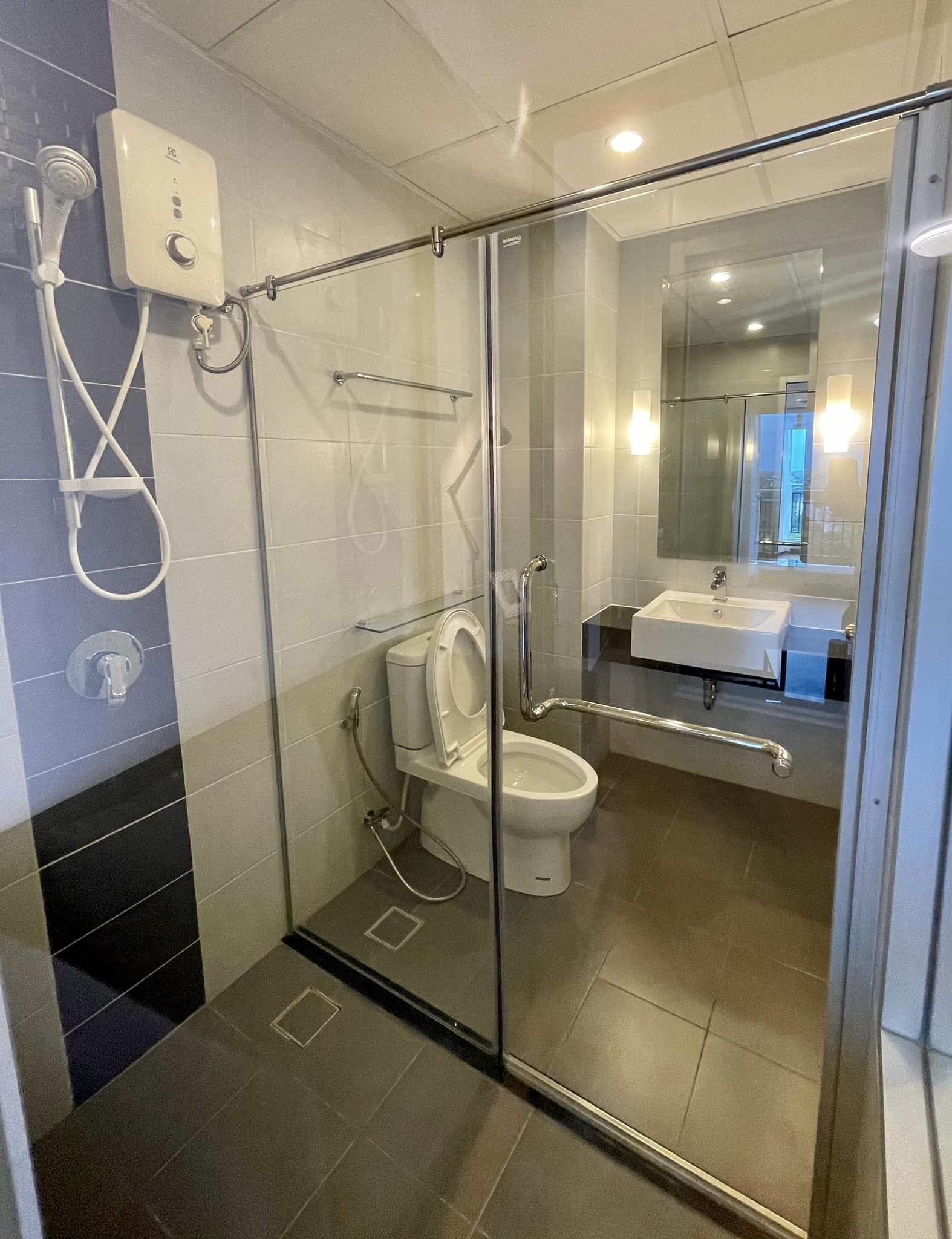 1 卧室 公寓 出租 在 - Image 7