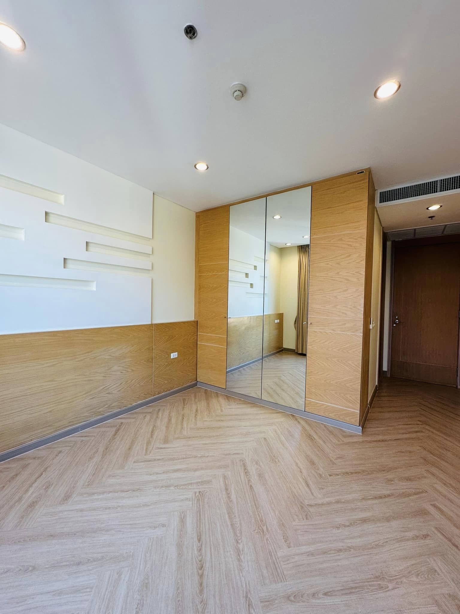 The Royal Saladaeng - Image 12