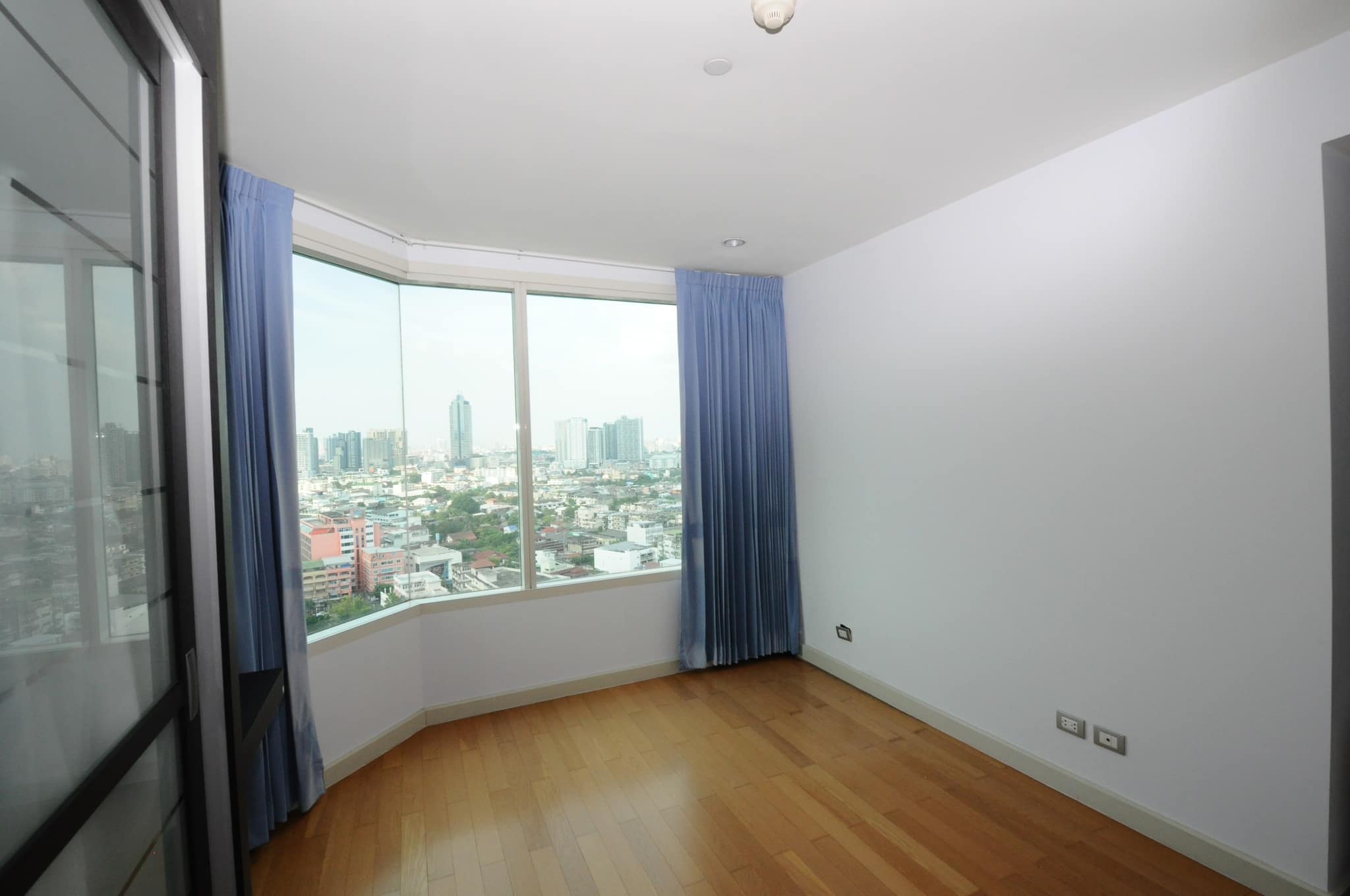 Watermark Chao Phraya - Image 3