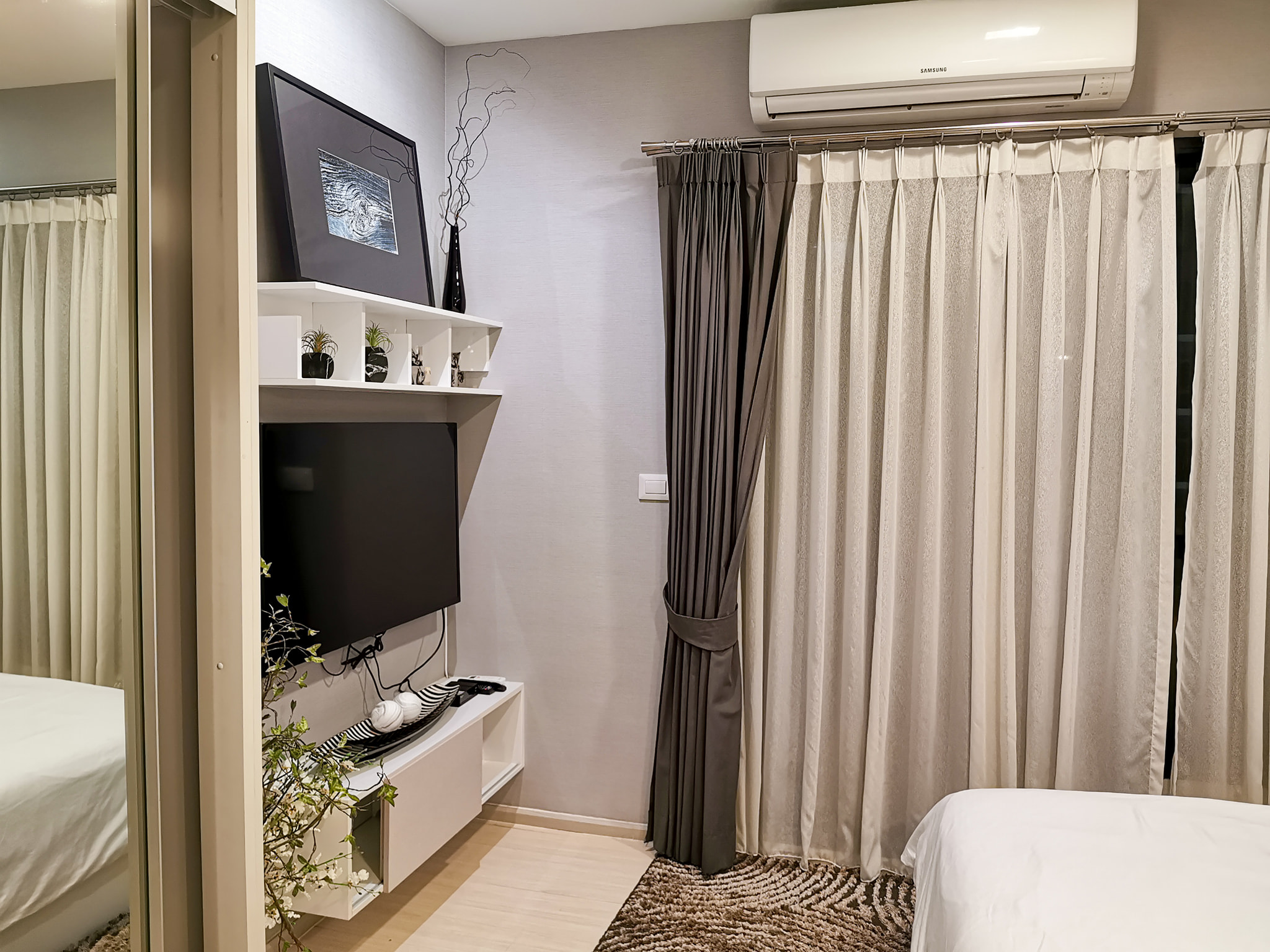 Condolette Midst Rama 9 - Image 9