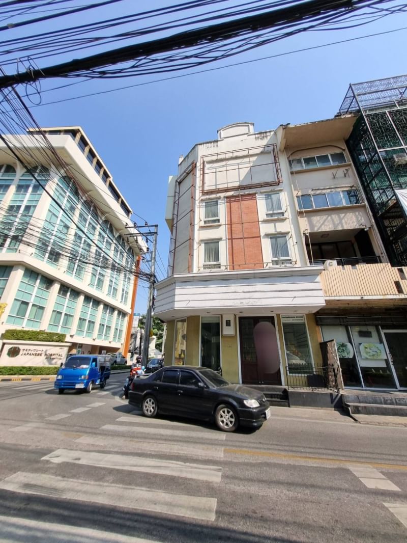  Retail Space For Sale in Khlong Toei, Khlong Toei, Bangkok - Image 1