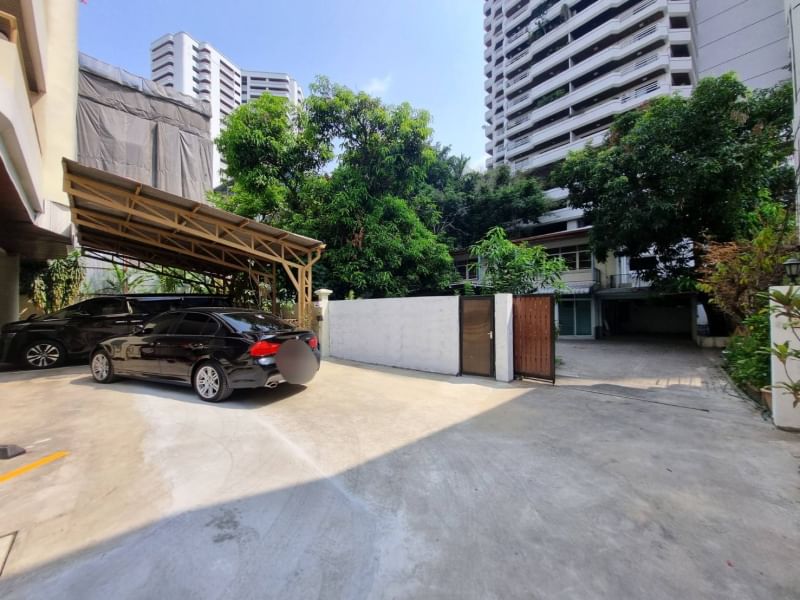 Studio House  in Khlong Tan Nuea, Vadhana, Bangkok - Image 4