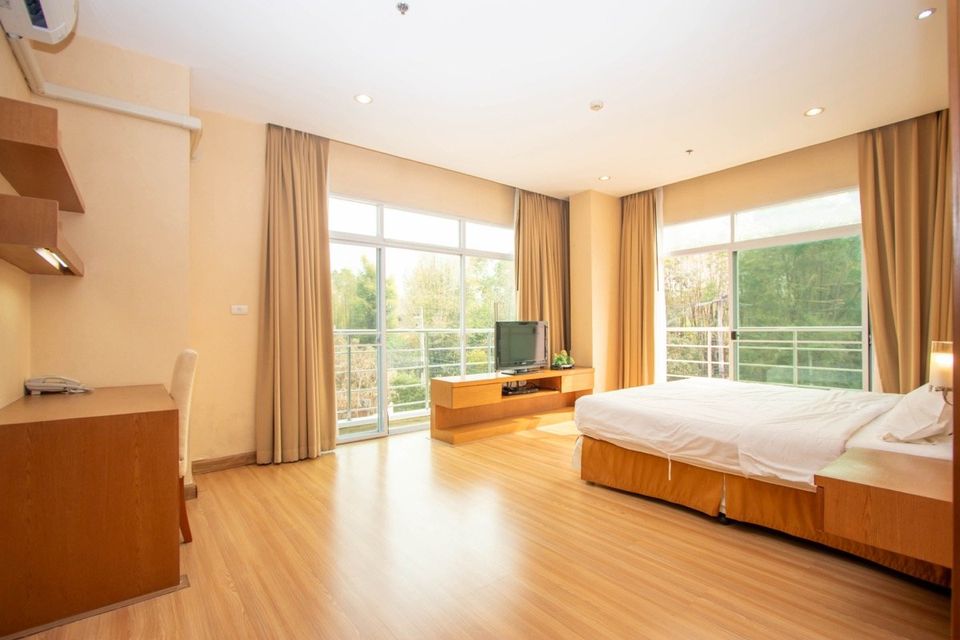 Touch Hill Place - Image 4