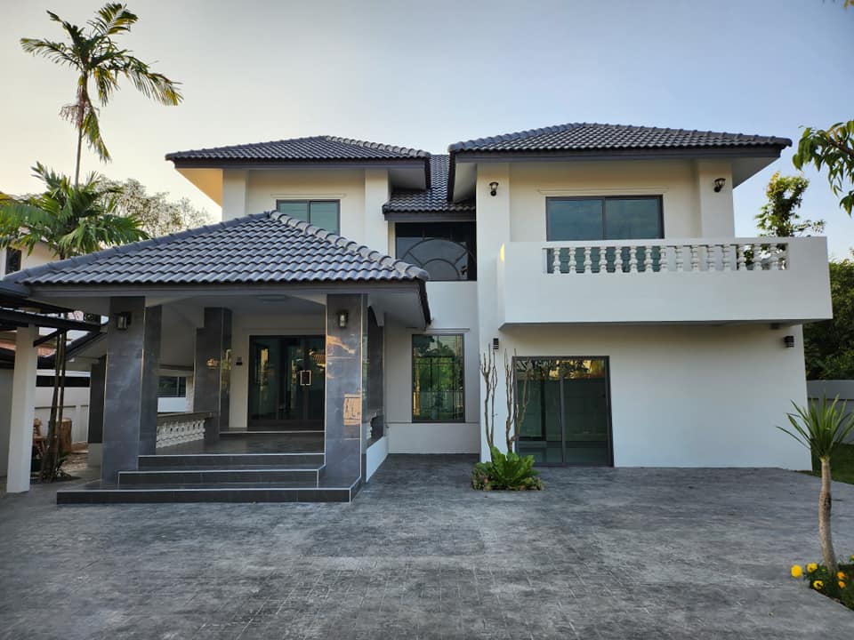 4 Bedroom House For Sale in San Klang, San Kamphaeng, Chiang Mai - Image 1