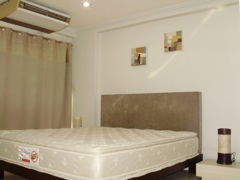 1 卧室 公寓 出租 在  - Image 8