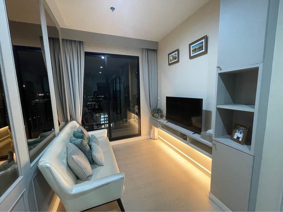 1 Bedroom Condo For Sale in Sam Sen Nok, Huai Khwang, Bangkok - Image 1
