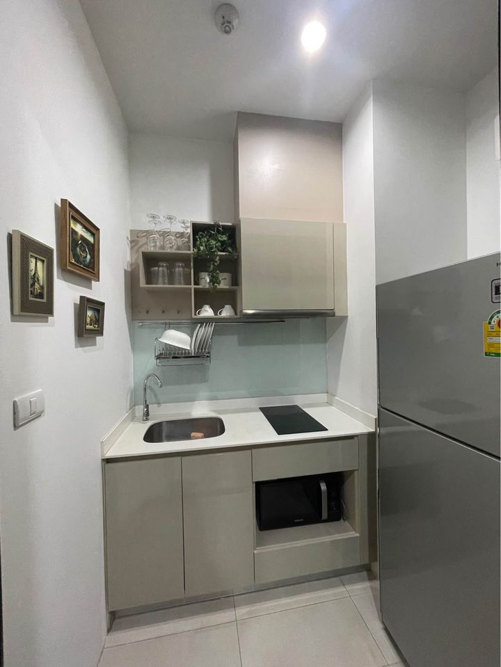 1 Bedroom Condo For Sale in Sam Sen Nok, Huai Khwang, Bangkok - Image 4