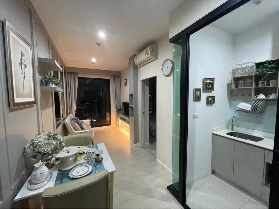 1 Bedroom Condo For Sale in Sam Sen Nok, Huai Khwang, Bangkok - Image 12