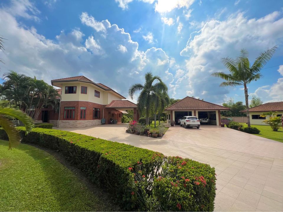 4 Bedroom House For Sale in San Pa Pao, San Sai, Chiang Mai - Image 11