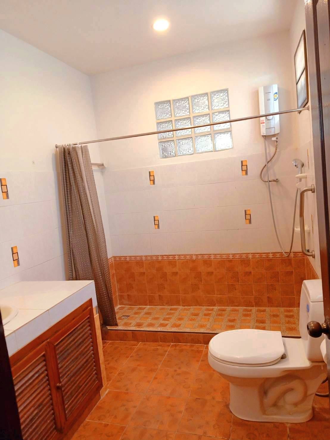 4 Bedroom House For Rent in Don Kaeo, Saraphi, Chiang Mai - Image 10