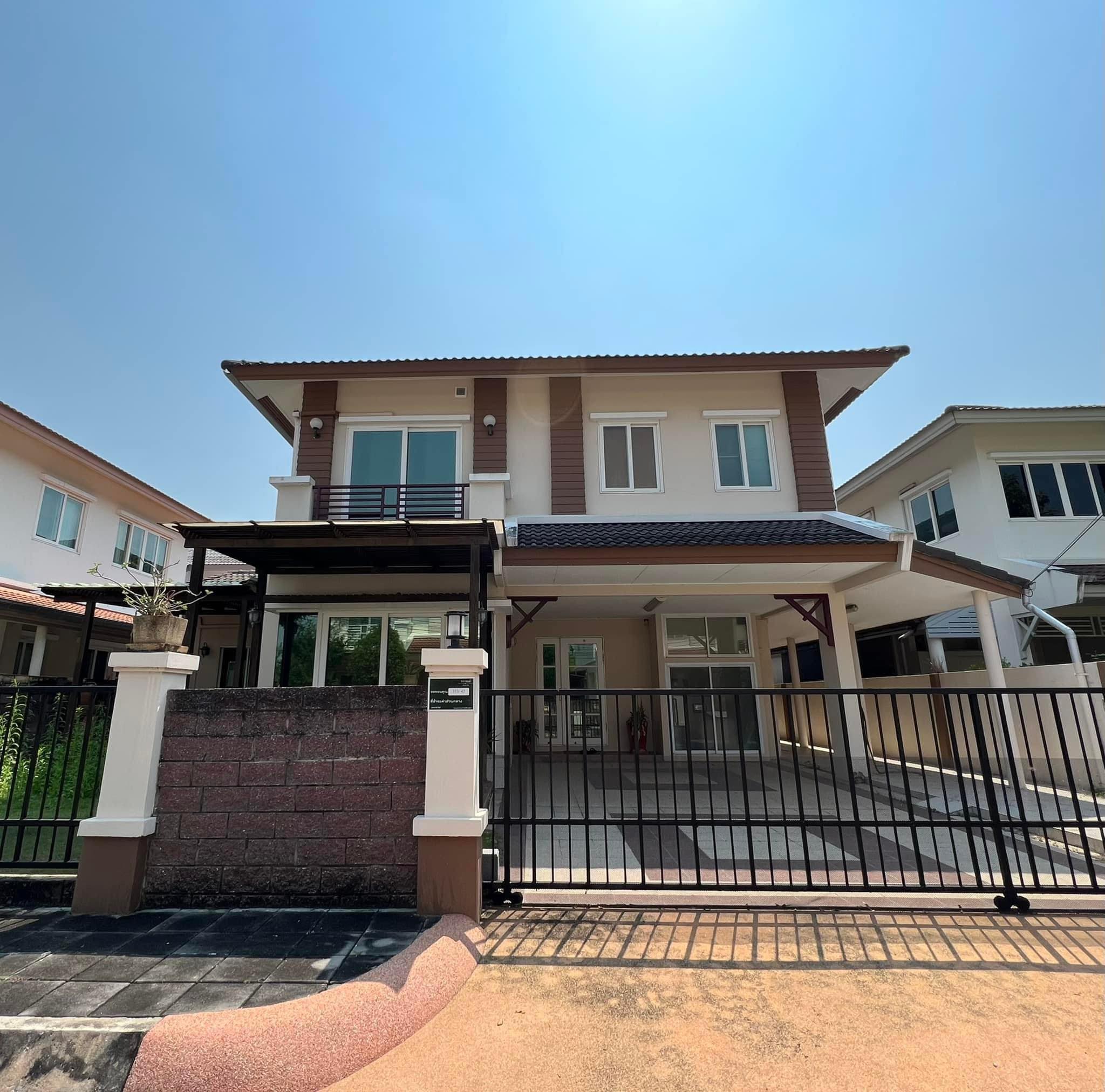 Wararome Kaew Nawarat - Image 1